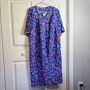 Vintage 70s 80s Kingly Elegant Blue Floral House Dress Mumu